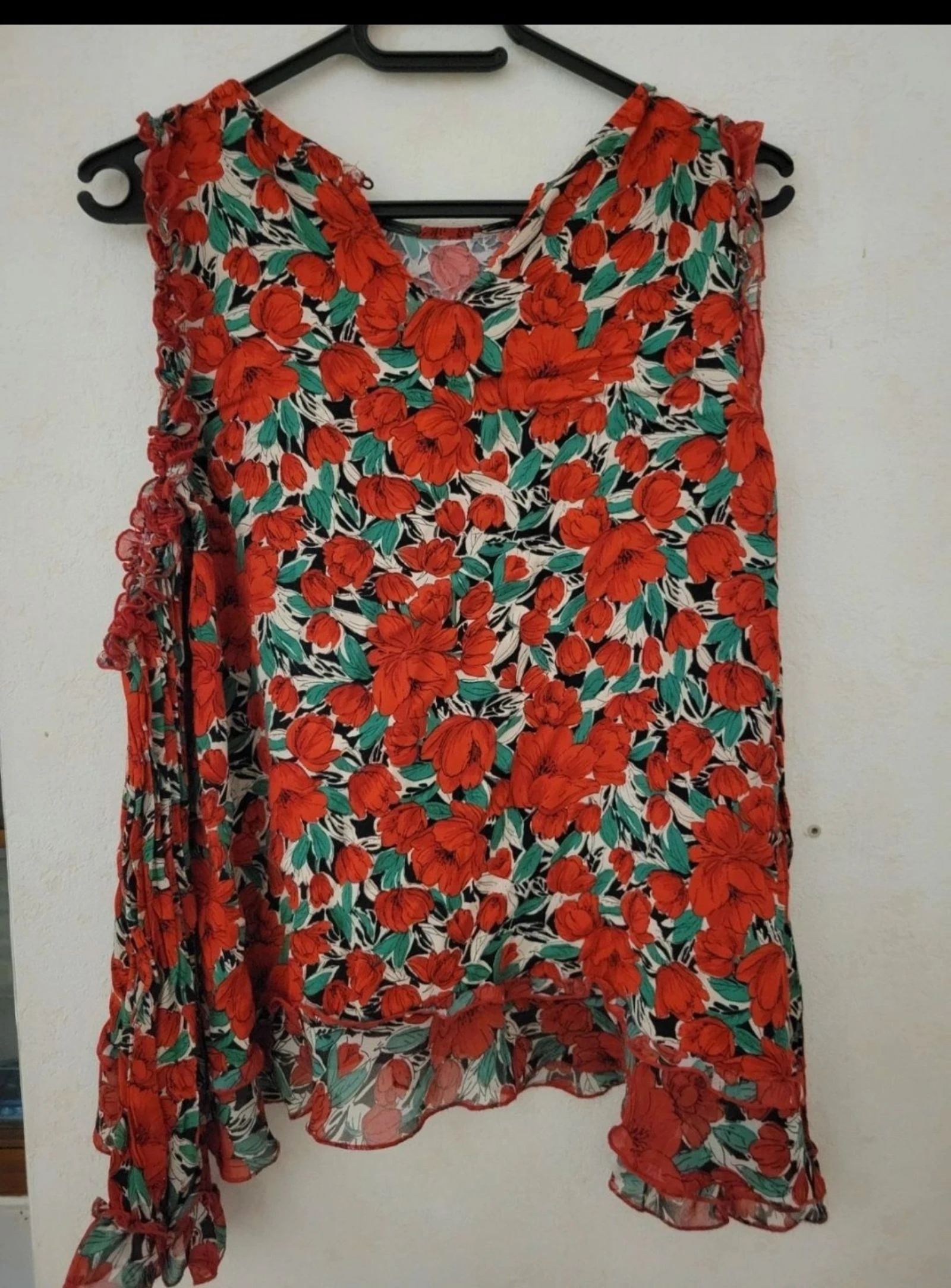 Top fluido zara Basic de ombros descobertos com flores tamanho l – photo 3